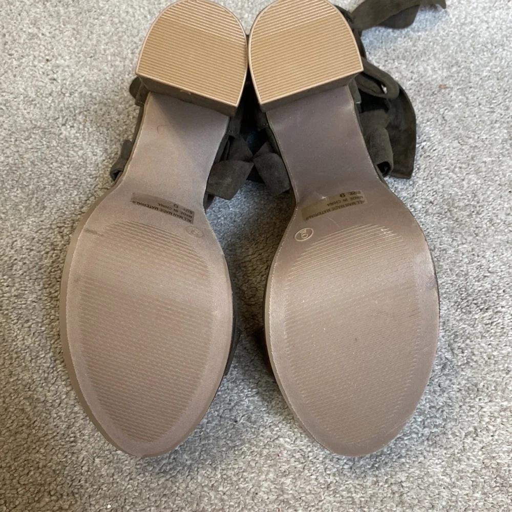 Fashion Nova Olive Green Plot Twist Platform Wrap Up Heels Size 9